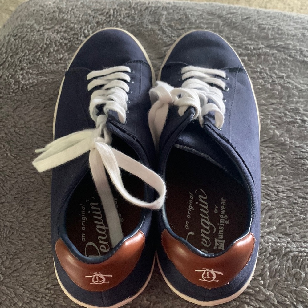 Men’s size 10 Original Penguin sneakers